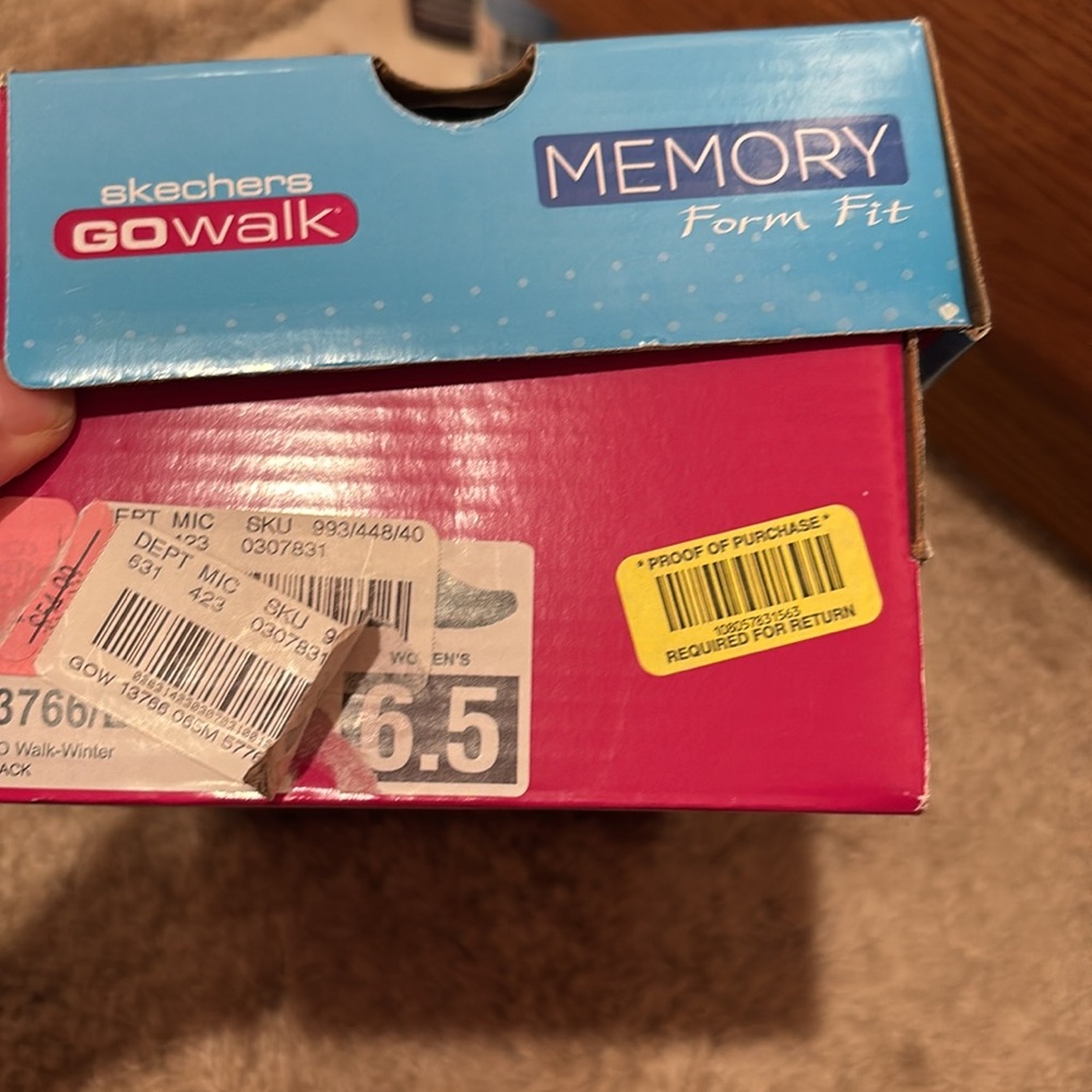NWT Skechers Black GOwalk Slip-Ons 6.5 memory form fit - Picture 8 of 8